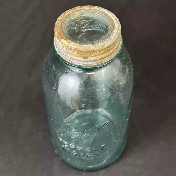 Vtg 1923-33 Ball Perfect Mason Half Gallon Aqua Jar with Zinc Ring And Glass Lid
