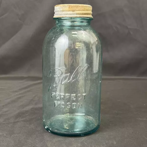Vtg 1923-33 Ball Perfect Mason Half Gallon Aqua Jar with Zinc Ring And Glass Lid