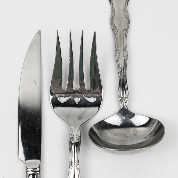 Lot Of 6 Reed & Barton Victoria (Stainless) Flatware 4 Knives Ladle Serving Fork