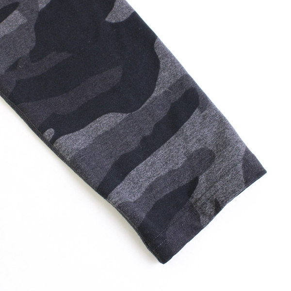 Tuff Athletics Women's Elastic Waist Skinny Leg Black Camo Leggings Size S