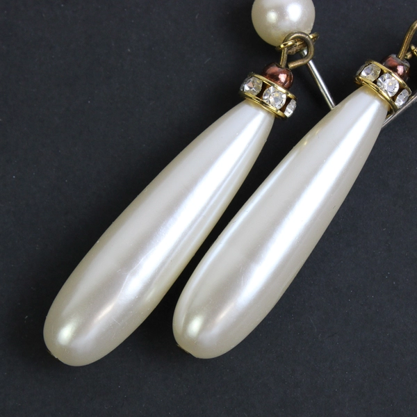 Unmarked White Faux Pearl Drop Earrings Gold-Tone Metal