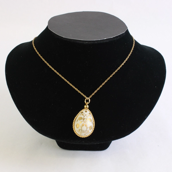 VTG Franklin Mint Bisque Porcelain Easter Egg Pendant 24K Gold Accents 12K Chain