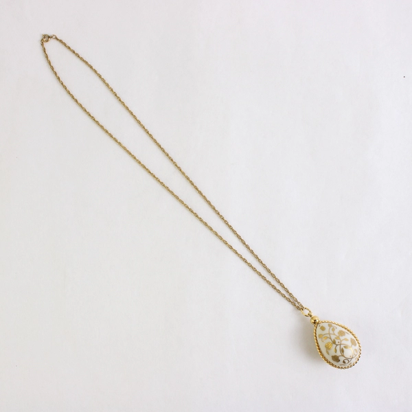 VTG Franklin Mint Bisque Porcelain Easter Egg Pendant 24K Gold Accents 12K Chain