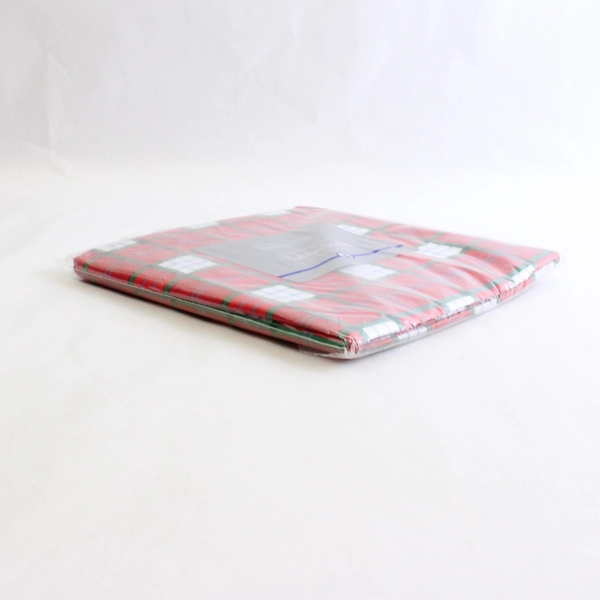 HomeTrends Snow Village Vinyl Tablecloth Round 60" Red/Green Plaid