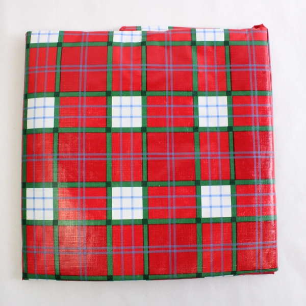 HomeTrends Snow Village Vinyl Tablecloth Round 60" Red/Green Plaid