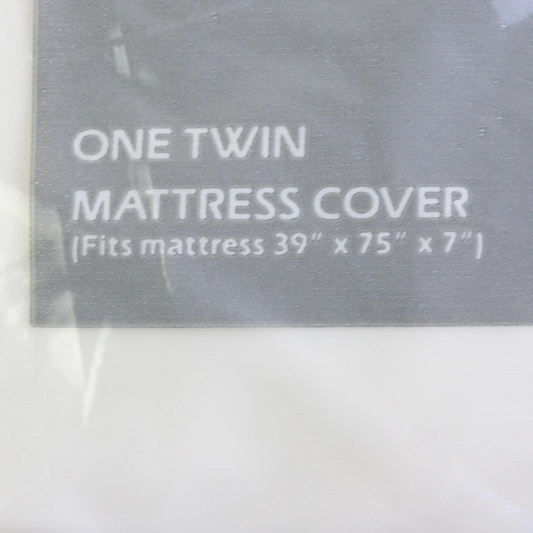 White Vinyl Zippered Mattress Cover Twin Bed Size (39" x 75" x 7") Unopened