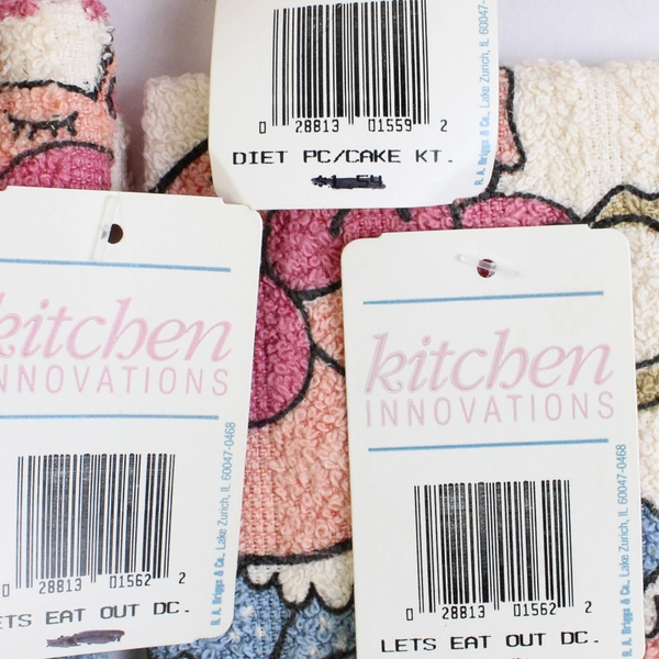 Kitchen Innovations Dish Towel w/ 2 Dish Cloth Set Eat Out Pigs
