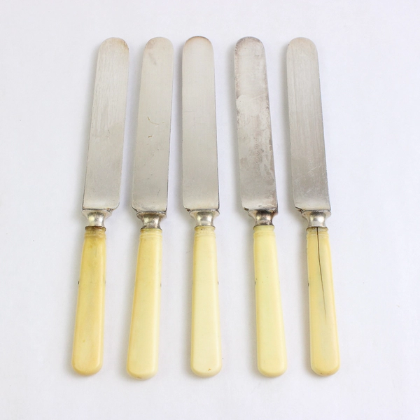 Lot of 5 Antique Landers Frary Clark Silverplated Dinner Knives Bakelite Handles