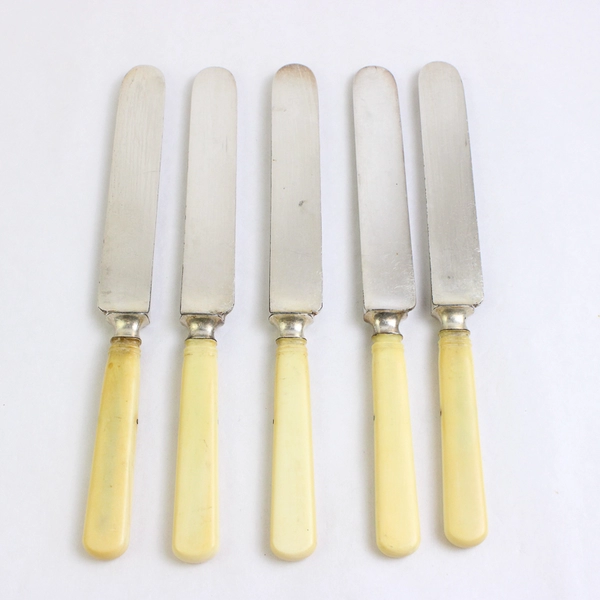 Lot of 5 Antique Landers Frary Clark Silverplated Dinner Knives Bakelite Handles