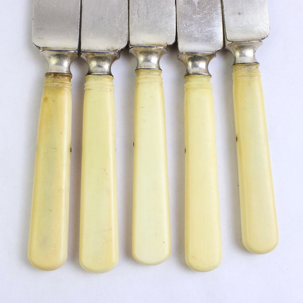 Lot of 5 Antique Landers Frary Clark Silverplated Dinner Knives Bakelite Handles