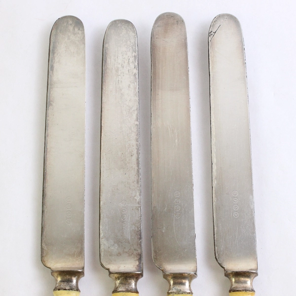 4 Antique Landers Frary & Clark Silver Plate Dinner Knives With Bakelite Handles