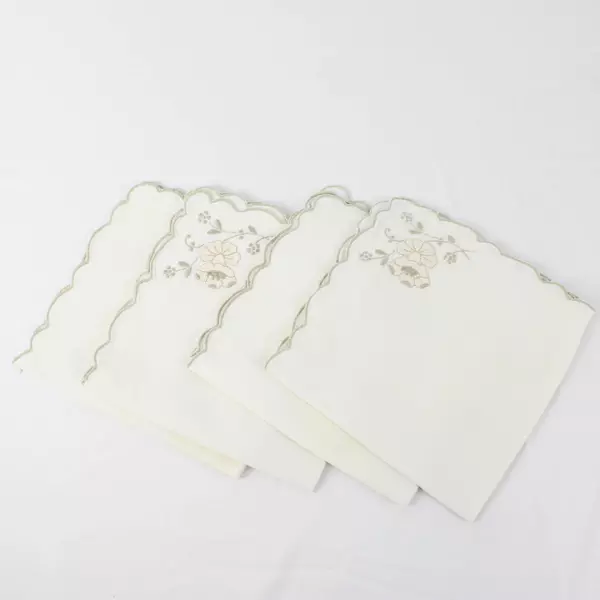 4 Vintage Floral Pattern Linen Napkins Embroidered Scalloped Edge 15" x 15"