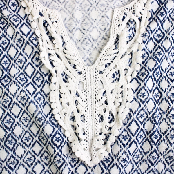 St. John's Bay White & Blue Diamond Pattern Tank Crochet Collar Women's XL