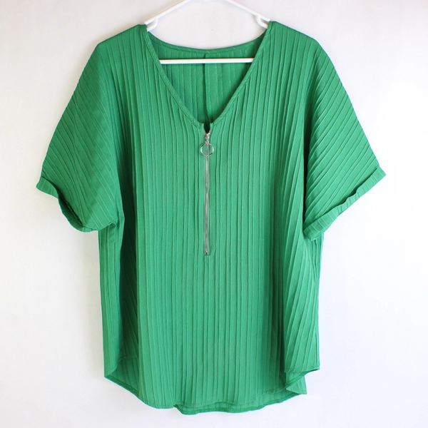 Green Short-Sleeved Ribbed Top Silver-Tone Zipper Accent Women's Size 2XL