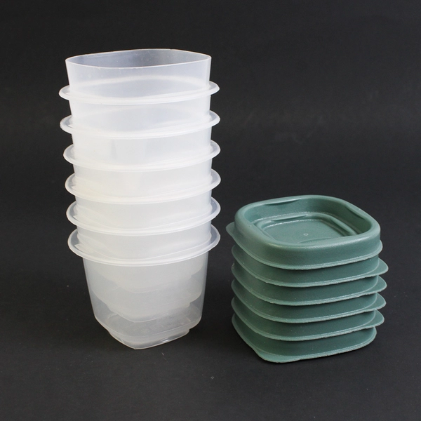 Lot of 6 Rubbermaid Easy Find 4 oz Containers 7J53 Green Lids