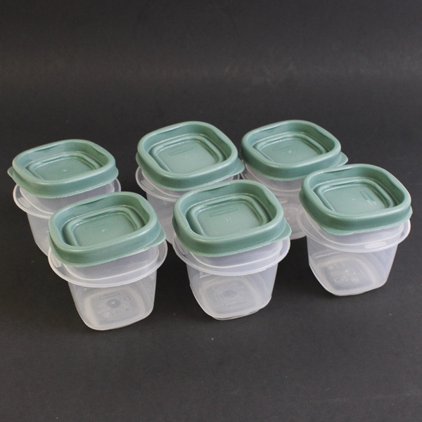 Lot of 6 Rubbermaid Easy Find 4 oz Containers 7J53 Green Lids
