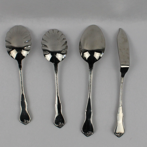 Lot Of 4 Reed & Barton Lattice Rose (Stainless) Flatware Spoon & Butter Knife