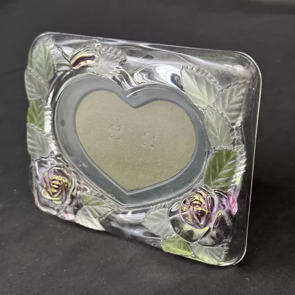 Home Beautiful Crystal Heart Shaped Photo Frame With Easel Embossed Roses