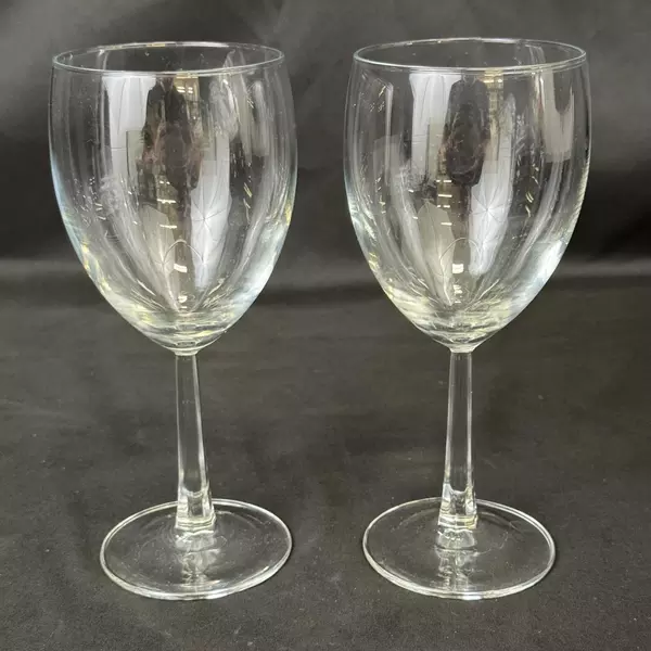 Set of 2 Luminarc Clear Crystal Wine Glasses 7 Inch Hexagon Stem