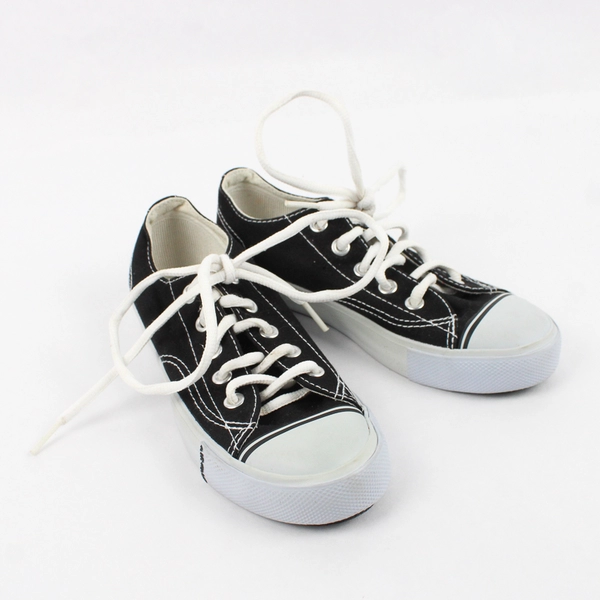 Airwalk Black Canvas Lace-Up Sneakers Youth Size 13.5