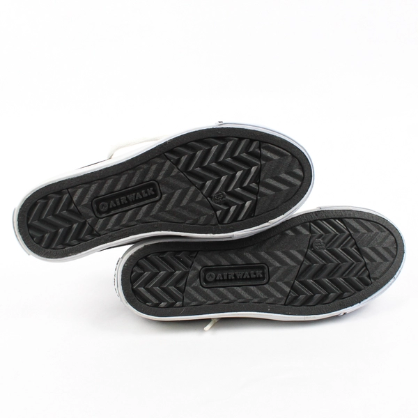 Airwalk Black Canvas Lace-Up Sneakers Youth Size 13.5