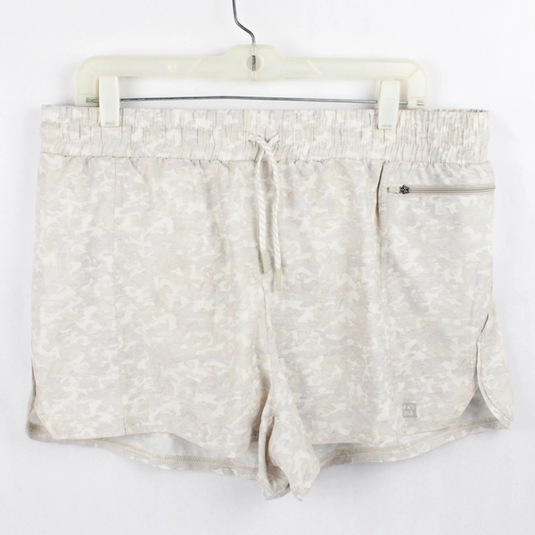 Avalanche Outdoor Supply Co. Beige Camo Activewear Shorts Women's Large