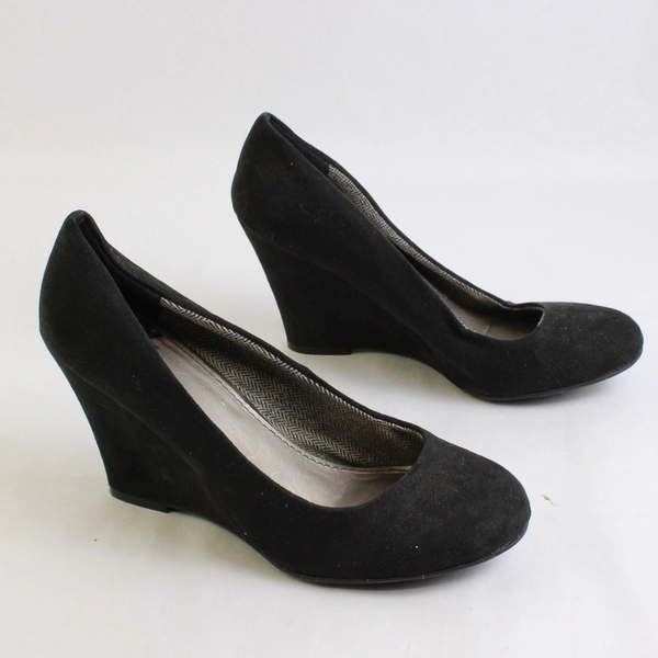 Fergalicious By Fergie Solid Black Wedge High Heel Round Toe Size 6.5