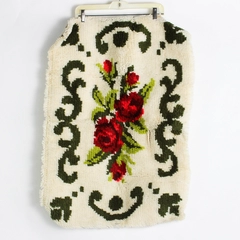 Handmade Red Green and Creme Rose Design Hooked Yarn Rug 22" x 32"