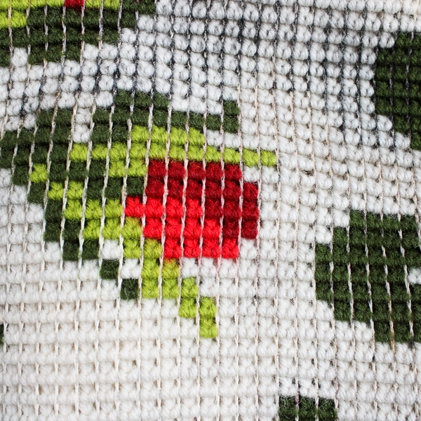 Handmade Red Green and Creme Rose Design Hooked Yarn Rug 22" x 32"