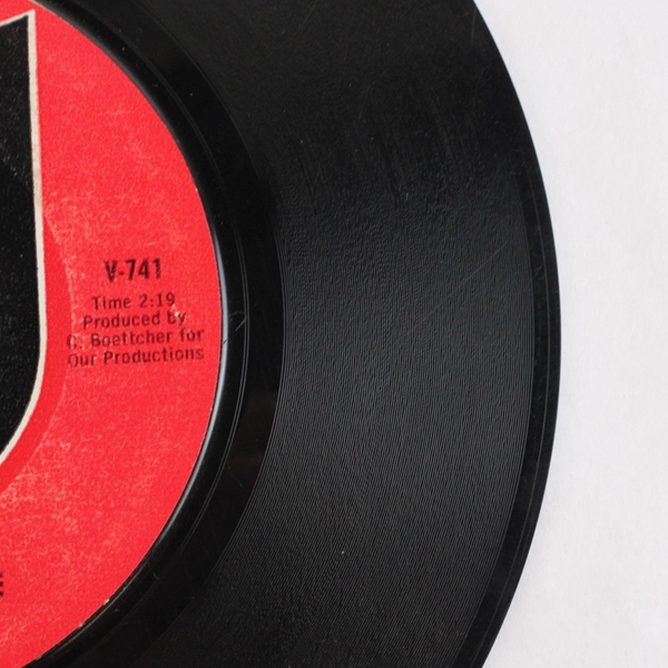 The Association Along Comes Mary 7" 45 RPM Valiant Records