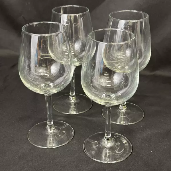 Set of 4 Clear Crystal Wine Glasses 7.5 Inches Tall