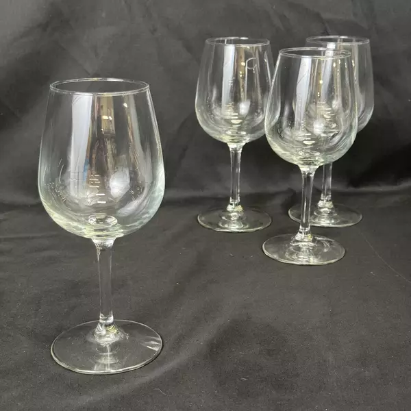 Set of 4 Clear Crystal Wine Glasses 7.5 Inches Tall