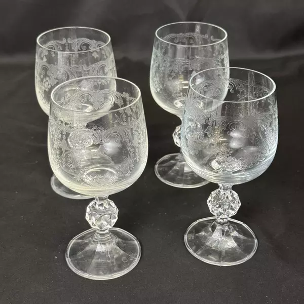 Set of 4 Import Assoc Cascade Bohemia Crystal Clear Etched Wine Glasses