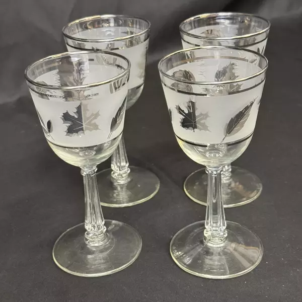 Set Of 4 Mid Century Modern Libbey Silver Leaf Wine Glasses 5.75 Inch