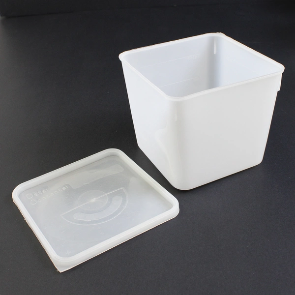 Lot of 8 Clear Plastic Food Storage Containers