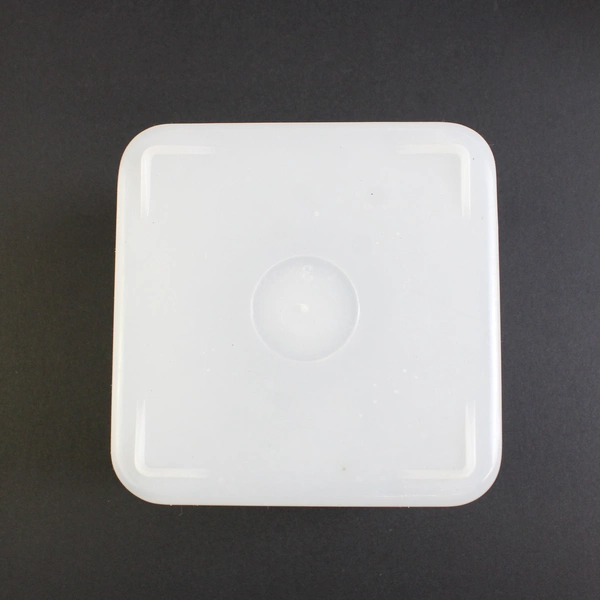 Lot of 8 Clear Plastic Food Storage Containers