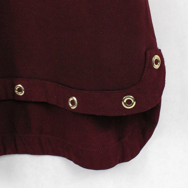 Carolyn Taylor Maroon Red T-Shirt Gold-Tone Grommets Women's Large