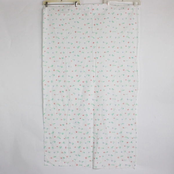 White Quilting Cotton Blue and Red Daisy Print 36" x 1 2/3 Yd