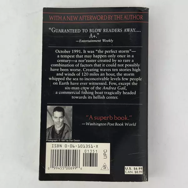 The Perfect Storm: A True Story of Men Against the Sea Paperback