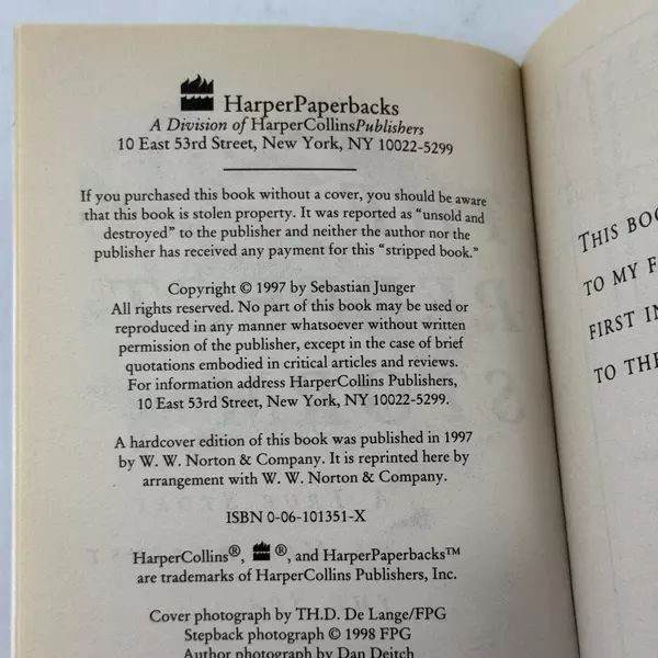 The Perfect Storm: A True Story of Men Against the Sea Paperback