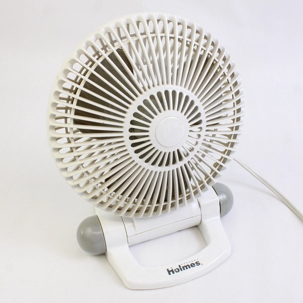 UL Holmes White Electric Fan For Desk 2 Settings 120V HANF-95