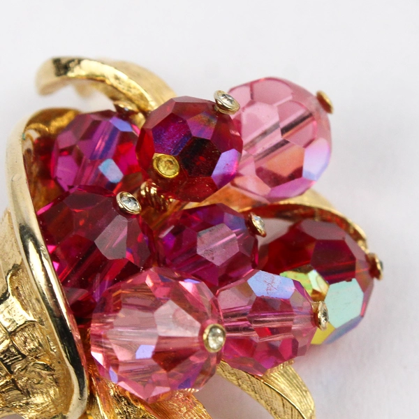 Unmarked Gold-Tone Brooch Pink Beaded Flower Vase Design