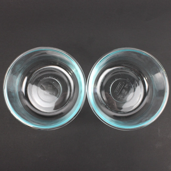 Lot of 2 Pyrex Glass Food Storage Container 4 Cup Round No Lids 7201R