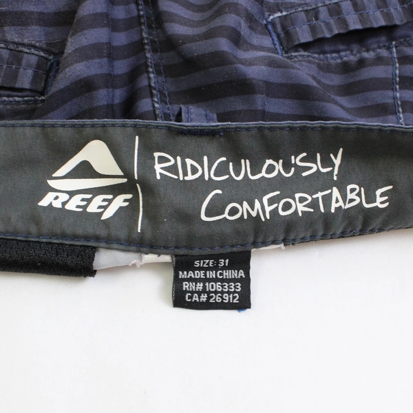 Reef Navy Blue and Black Striped Outdoor Shorts Men's Size 31