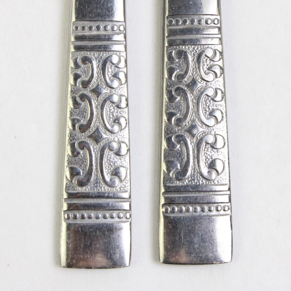 Set of 2 Unbranded 8" Stainless Steel Butter Knives 