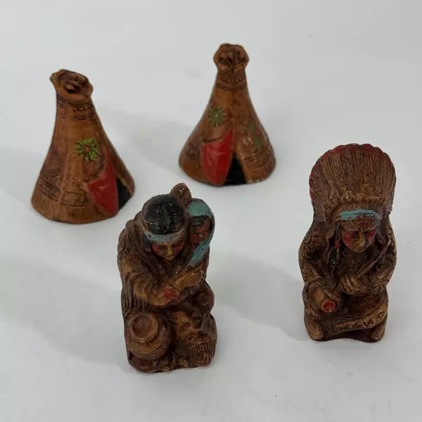 1947 MPI Native American Carved Wood Salt And Pepper Shaker Set 4 Pieces