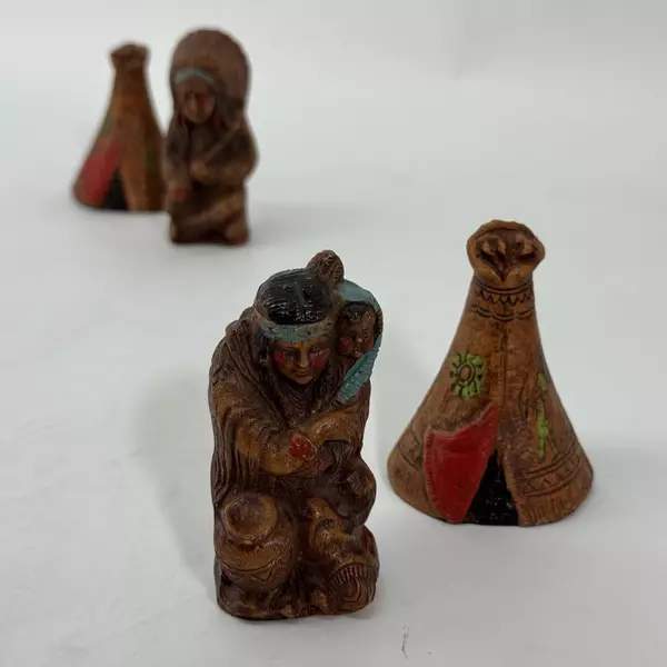 1947 MPI Native American Carved Wood Salt And Pepper Shaker Set 4 Pieces