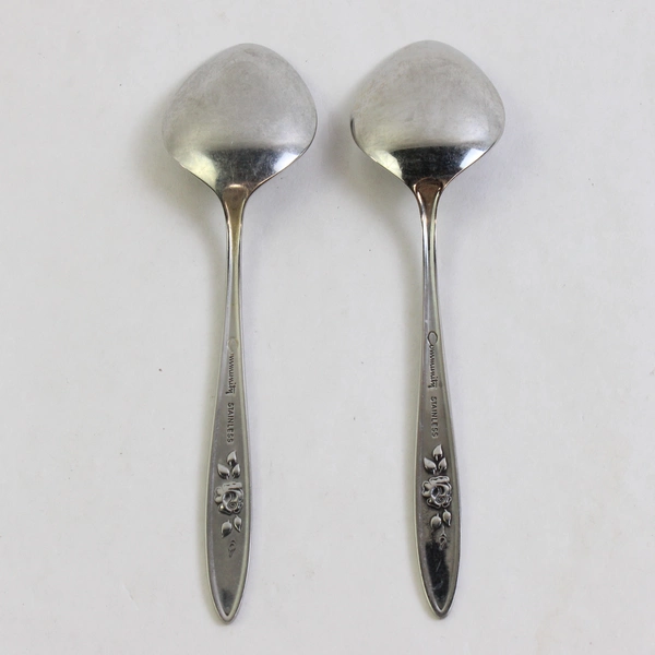 Set of 2 Oneida Community Rose Shadow Stainless Steel 6" Teaspoons