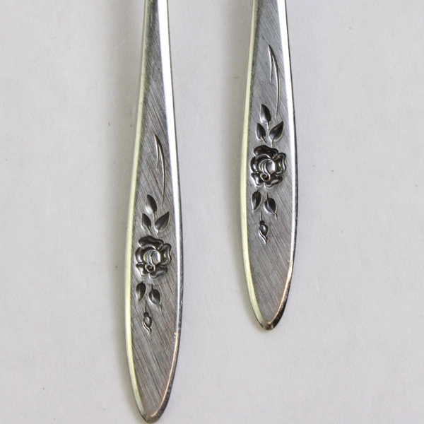 Set of 2 Oneida Community Rose Shadow Stainless Steel 6" Teaspoons