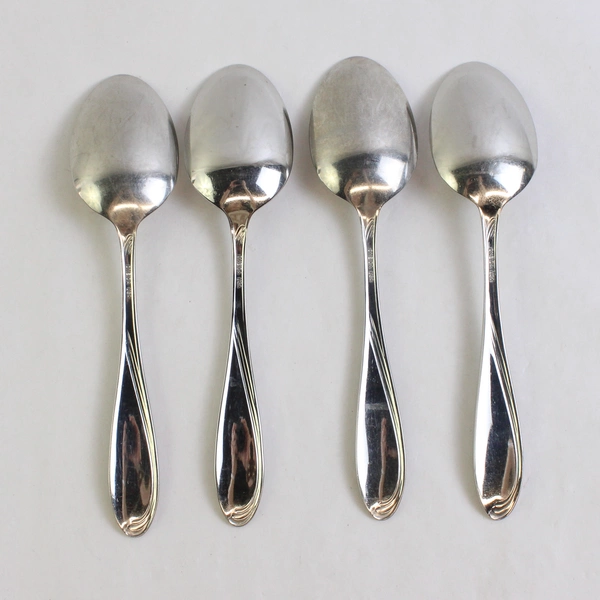 Set of 4 Oneida Camber Stainless Steel Oval Soup Spoons